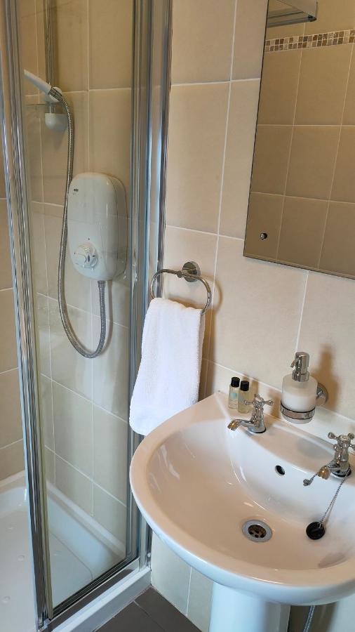 אינישיר Lios Einne House Accommodation מראה חיצוני תמונה