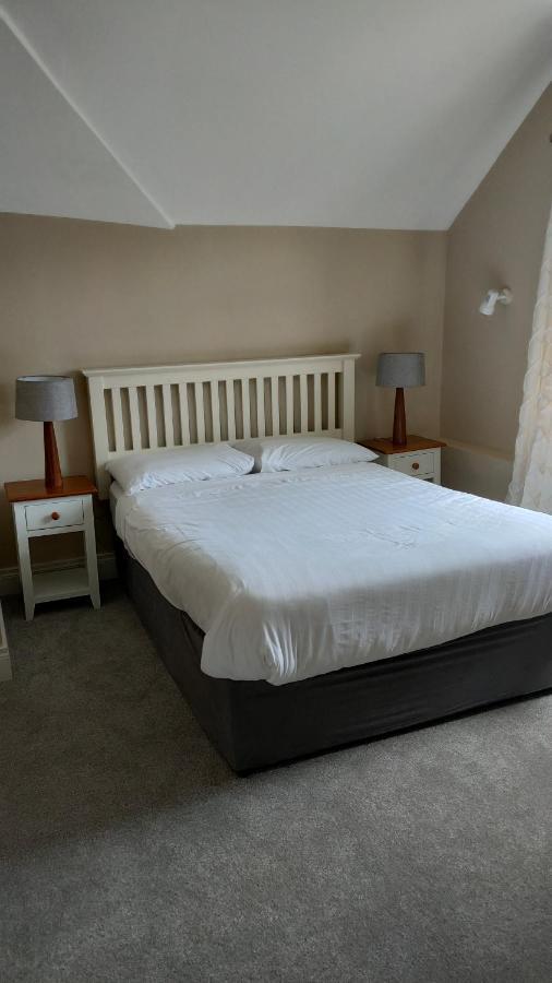 אינישיר Lios Einne House Accommodation מראה חיצוני תמונה