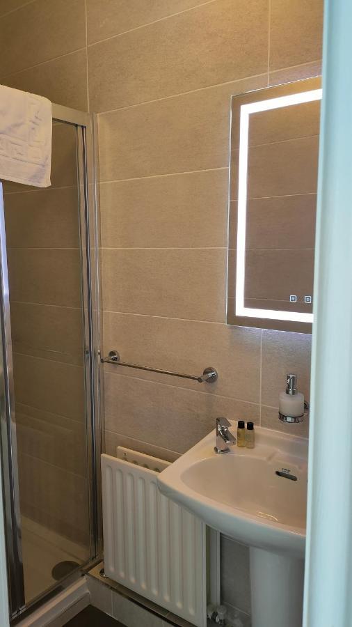 אינישיר Lios Einne House Accommodation מראה חיצוני תמונה