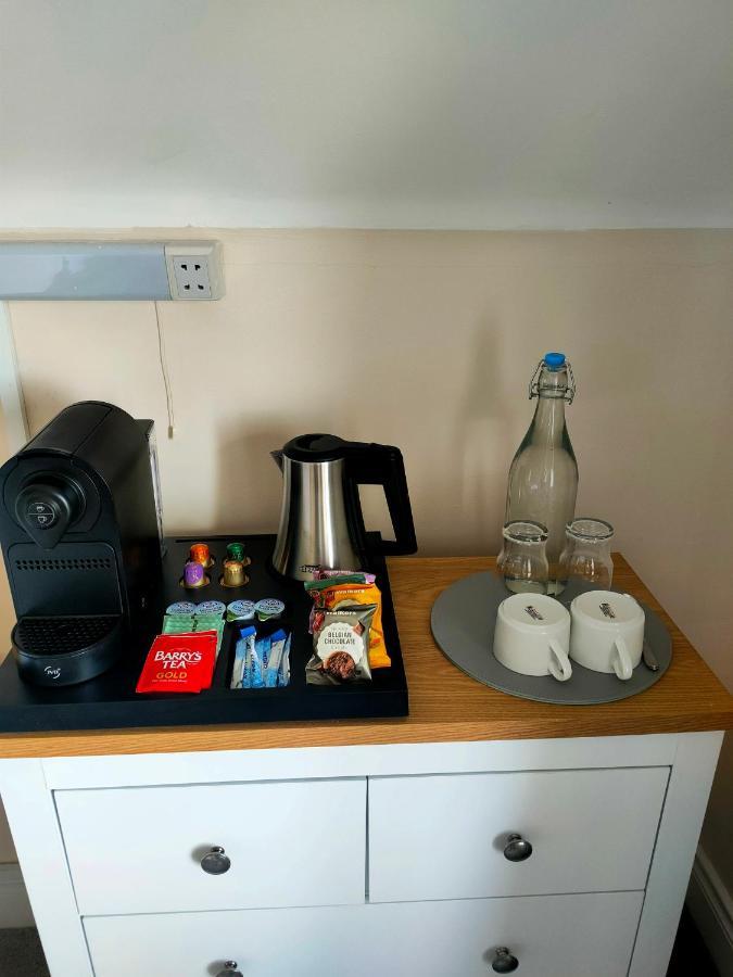 אינישיר Lios Einne House Accommodation מראה חיצוני תמונה