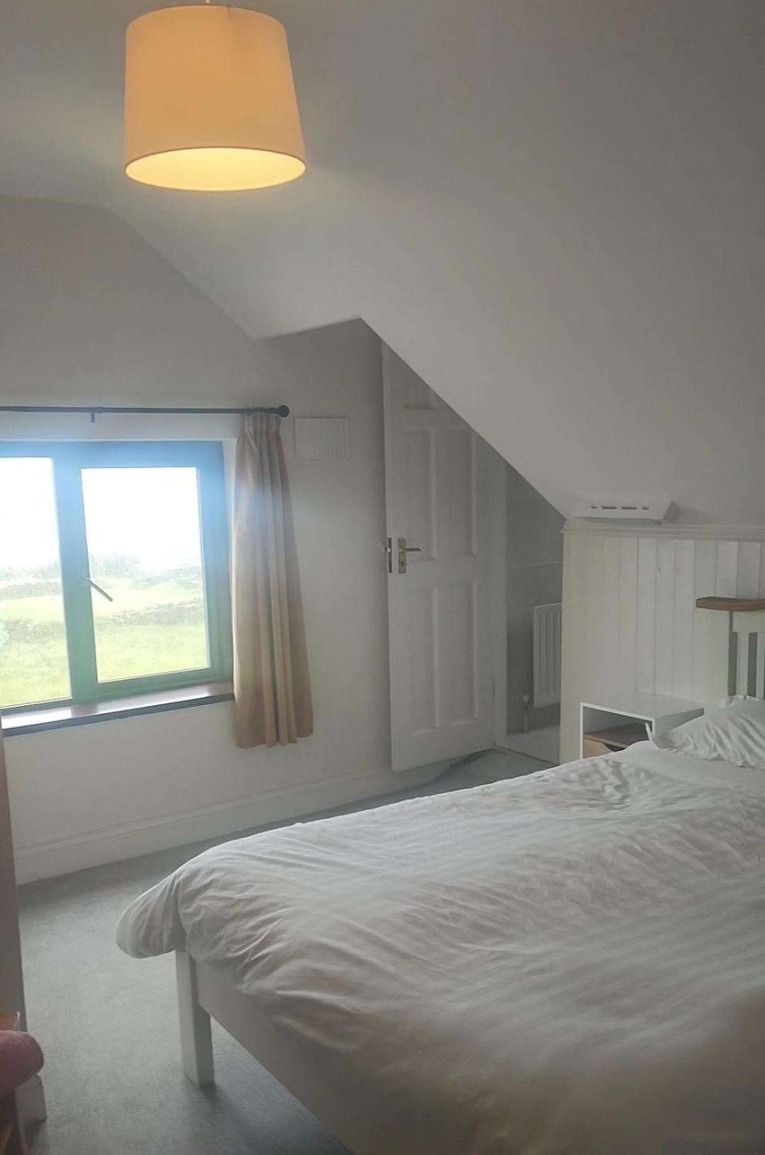 אינישיר Lios Einne House Accommodation מראה חיצוני תמונה